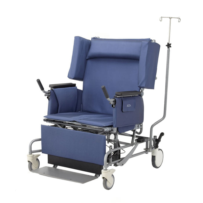 Vanguard Bariatric Tilt Recliner by Broda|Vanguard Bariatric Tilt Recliner by Broda with IV pole and padding