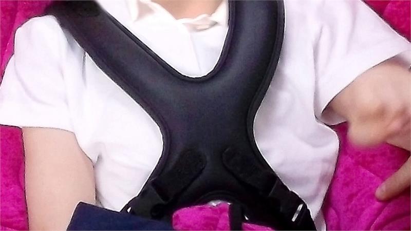 Optional Contoured Chest Harness helps aide in proper positioning