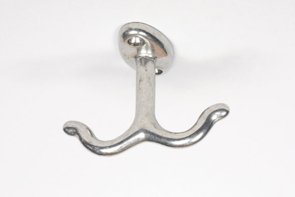 Optional catheter hook comes with 2 hooks and is durable and reliable