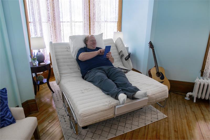 Companion HD bed with head and knee articulation
